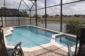 Piscine extérieure, piscine chauffée