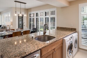 Interior - PGA National Home on Squire Golf Course 180º Water Views by Guaranteed Rental™ (Palm Beach Gardens)