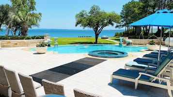 Piscine extérieure, piscine chauffée