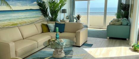 Smart TV, reproductor de DVD, libros y estéreo