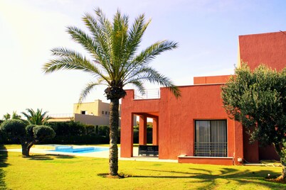 Luxury Villa on Golf Course by Beach - Resort like living