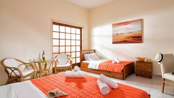 1 bedroom, in-room safe, iron/ironing board, free WiFi