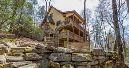 ONCE UPON A STREAM- Storybook cottage on stream, perfect for family gatherings.