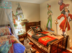 4 bedrooms, iron/ironing board, travel crib, free WiFi