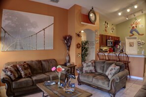 Smart TV, video games, DVD player, video library - Adventure Villa - Beauty & Beast Dining -Themed & Customize Rooms - Private Pool (Kissimmee)