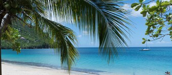 Calmando. Enjoy some of the best oceanfront views Crown Point has to offer.