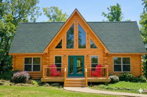 Exterior - A place to escape the busy routine of daily life. (Marceline)