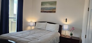 3 bedrooms, desk, soundproofing, iron/ironing board - Large back-Deck and front Patio..!!!.. Away From The Crowds ..!!!...Ocean Views. (Galveston)
