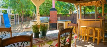 Cozy 5 bedrooms 3 full bath vacation home, walk 1 mile to Disney Tram Station