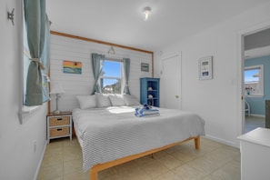 3 bedrooms, in-room safe, iron/ironing board, free WiFi