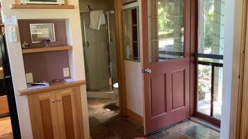 1 chambre, matelas mémoire de forme, Wi-Fi, draps fournis