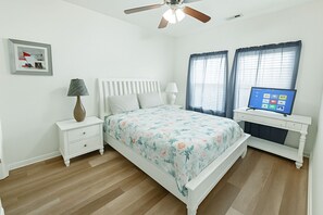 3 habitaciones, tabla de planchar con plancha, wifi y ropa de cama 