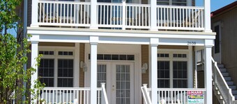 GOLD COAST.BEAUTIFUL HOME.ASBURY AVE.2 BLOCKS TO BEACH.3 BR.2.5 BA.WIFI