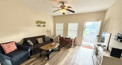 MRV28, Cottage 2 chambres à Myrtle Beach, 1 pùté de maisons de la plage!