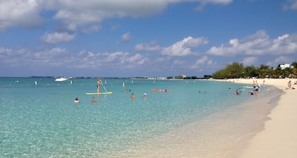World Famous Seven Mile Beach "Die Lage, die Kaimaninseln" Welcome to Paradise.