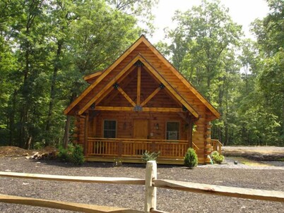 Spruce Run Hideaway, Log Cabin Alone On 245 Acres Of Forest, Lewisburg Pa