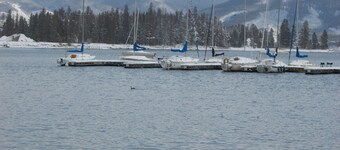 Beautiful Mountain Condo - Great Views, Central to All Resorts