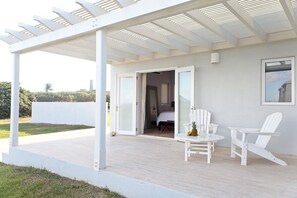 Terrace/patio - Luxurious Oceanfront Honeymoon Cottage - as seen on HGTV - Gated Subdivision (Christiansted)