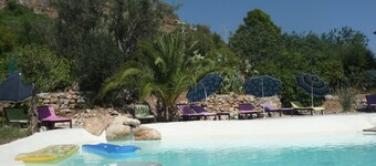 Romantic family-friendly suite with pool close to archaeological - natural parks