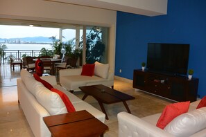 TV, Netflix, Hulu, DVD player - Beachfront Panoramic Oceanview Modern Luxury (Old Town Romantic Zone) (Puerto Vallarta)