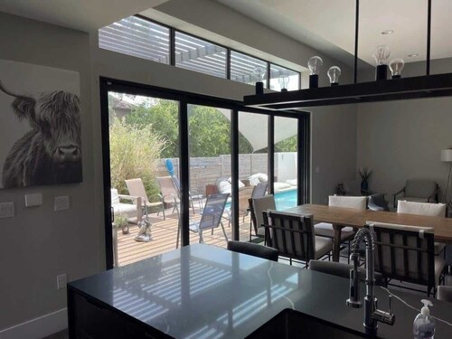 Keskustassa Austin Modern Retreat, lämmitetty uima-allas ja poreallas ulkona keidas