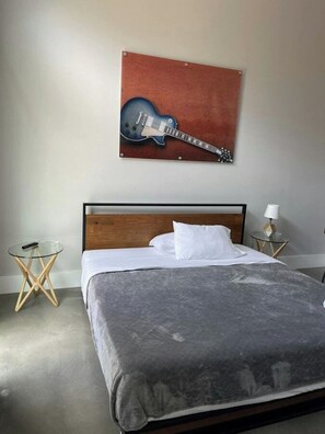 5 makuuhuonetta, silitysrauta/-lauta, vauvan matkasänky, Wi-Fi