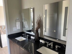 Bathtub, rainfall showerhead, hair dryer, towels - Modern 5BR Oasis | 2-Home w/ Pool & Hot Tub (Austin)