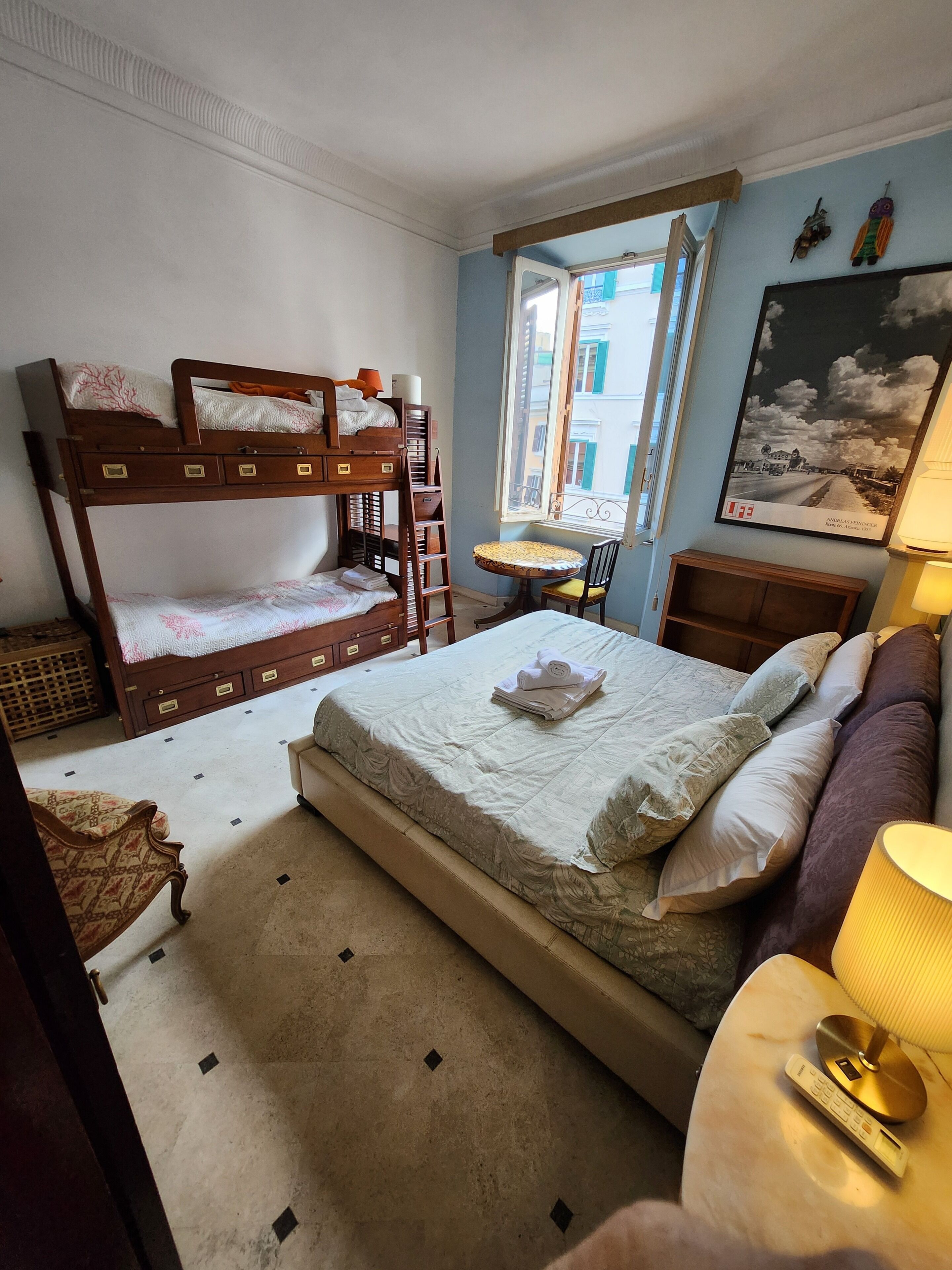 4 habitaciones y camas con efecto memoria 