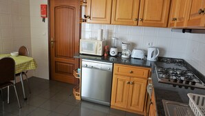 茶具/咖啡用具、冰箱、微波炉、烤箱