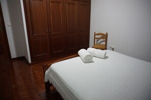 3 Schlafzimmer, Bügeleisen/Bügelbrett, kostenloses WLAN, Bettwäsche