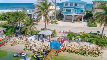 Private beach, sun loungers, beach umbrellas, beach towels