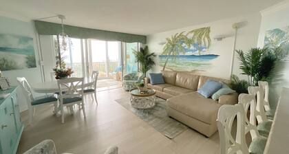 Kaunis Ocean Front, 2 makuuhuonetta, aivan rannalla, uima-altaalla