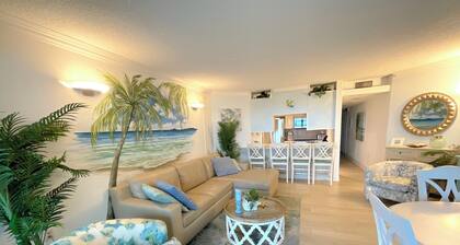 Kaunis Ocean Front, 2 makuuhuonetta, aivan rannalla, uima-altaalla