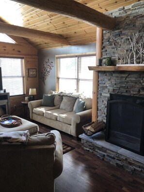 Smart TV, fireplace, DVD player, streaming services