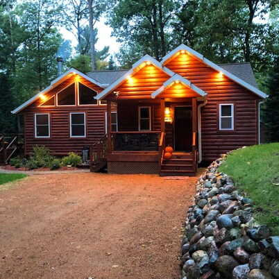 Cozy Cabin Secluded in the Woods.  Wildlife Abundant.  Not a neighbor in sight!