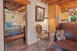 2 makuuhuonetta, silitysrauta/-lauta, Wi-Fi, vuodevaatteet