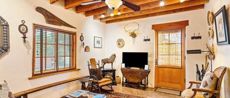 TV, fireplace, offices