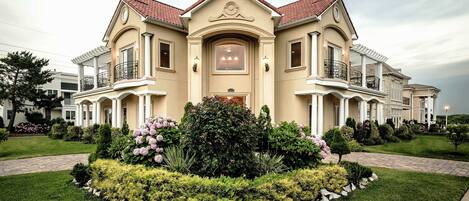 المنشأة من الخارج