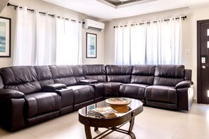 TV, fireplace, stereo