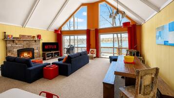 Smart TV, fireplace, Netflix, table football