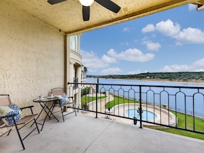 Outdoor dining - Lake View - Gorgeous Lake Travis Island Condo!!! (Lago Vista)
