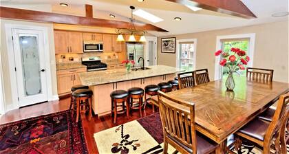 Luxury Downtown Penthouse - walk to track, restaurants, spas and so much more!