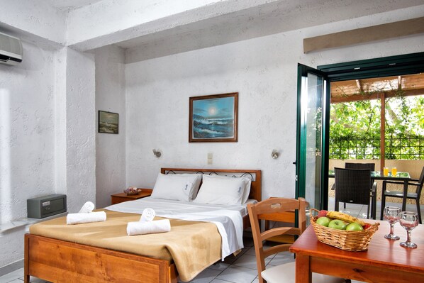 1 bedroom, in-room safe, iron/ironing board, free WiFi