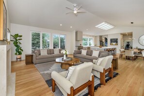 TV, fireplace, stereo