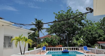 Elegante Hill Sea View Villa, Ocho Rios Jamaica.