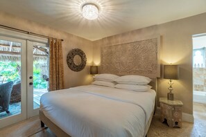 2 quartos, ferros/tábuas de passar roupa, berço de viagem