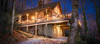 A Stunning Retreat with Breathtaking Views. Reserve your unforgettable stay now!