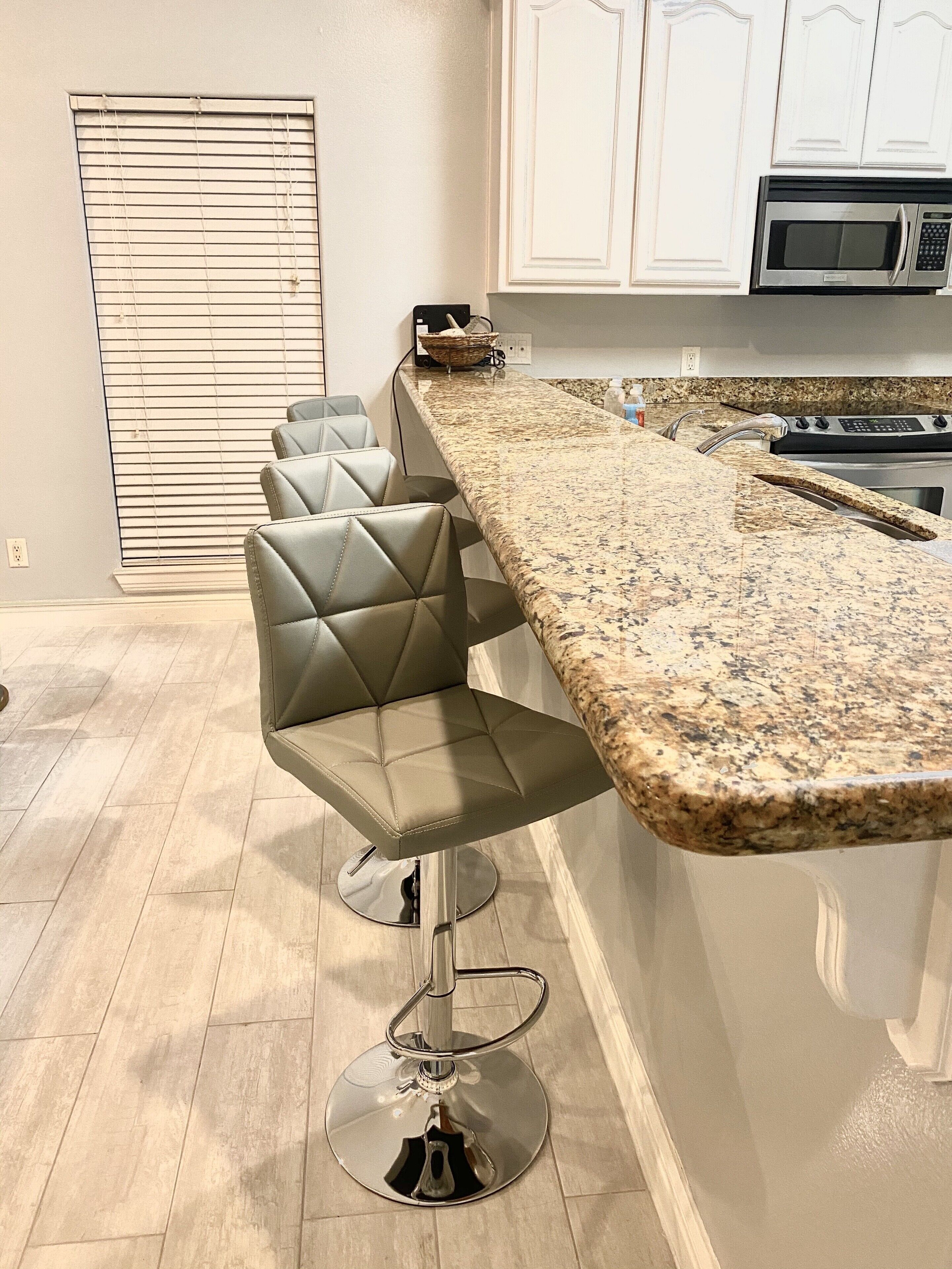 冰箱、微波炉、烤箱、炉灶