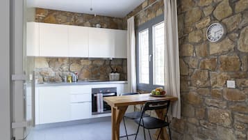 Réfrigérateur, four, lave-vaisselle, cafetiÚre/bouilloire