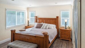 4 bedrooms, iron/ironing board, free WiFi, bed sheets